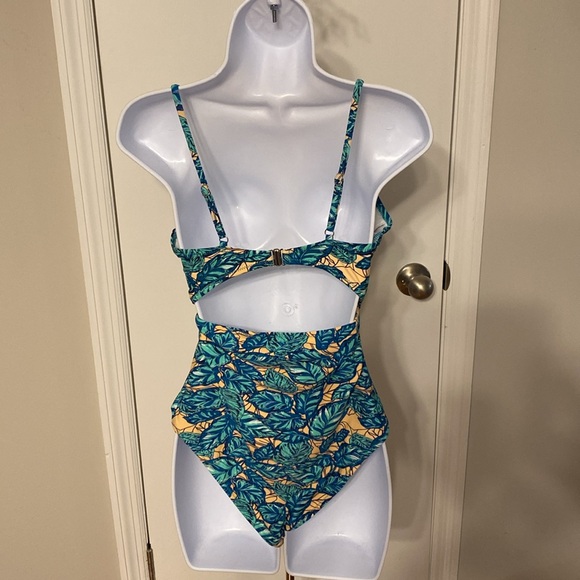 Cupshe One Piece Swimsuit - Picture 4 of 7